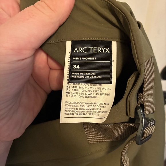 Arc'teryx green shorts - Picture 6 of 6